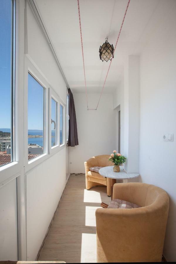Apartment Dolores Makarska Bagian luar foto