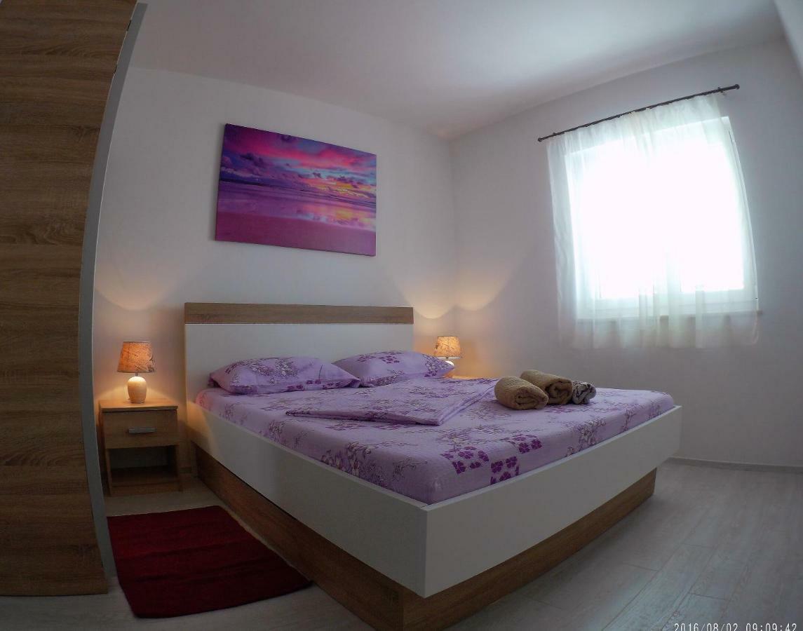 Apartment Dolores Makarska Bagian luar foto