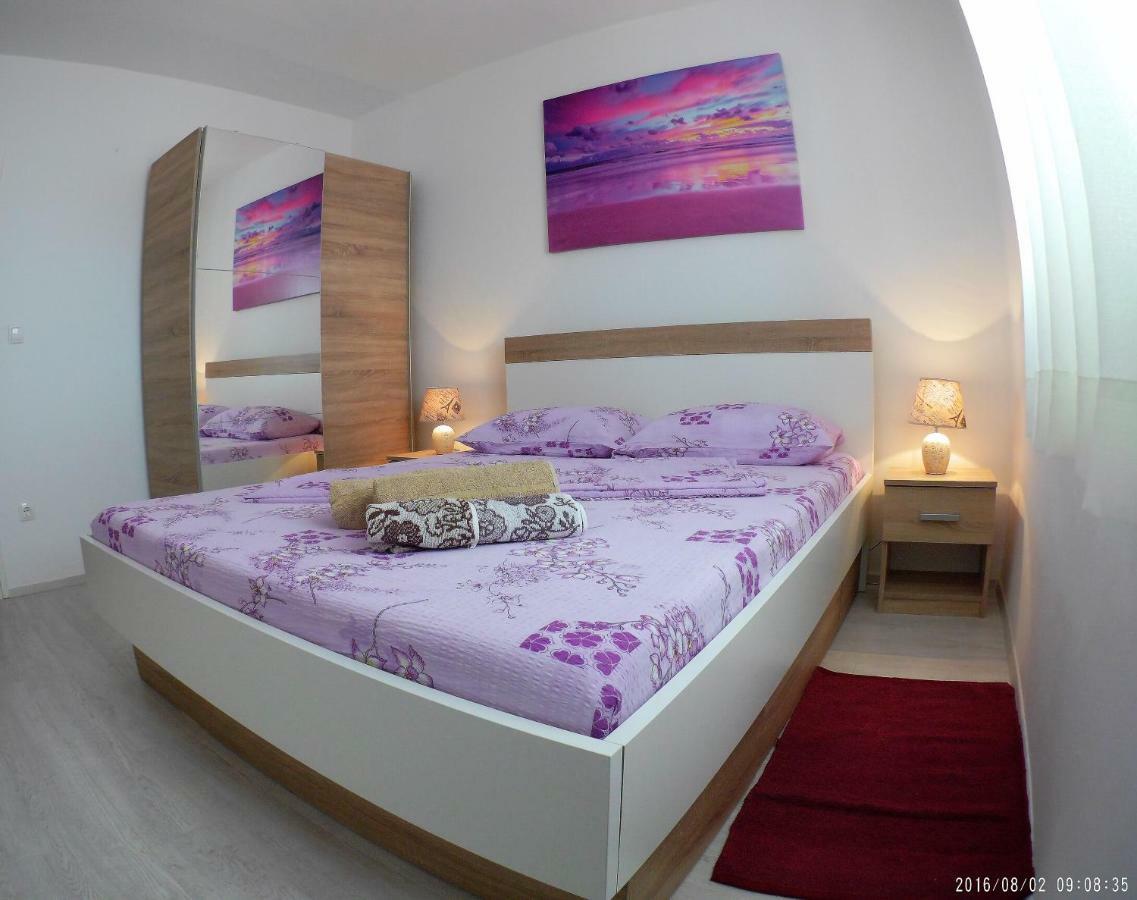 Apartment Dolores Makarska Bagian luar foto